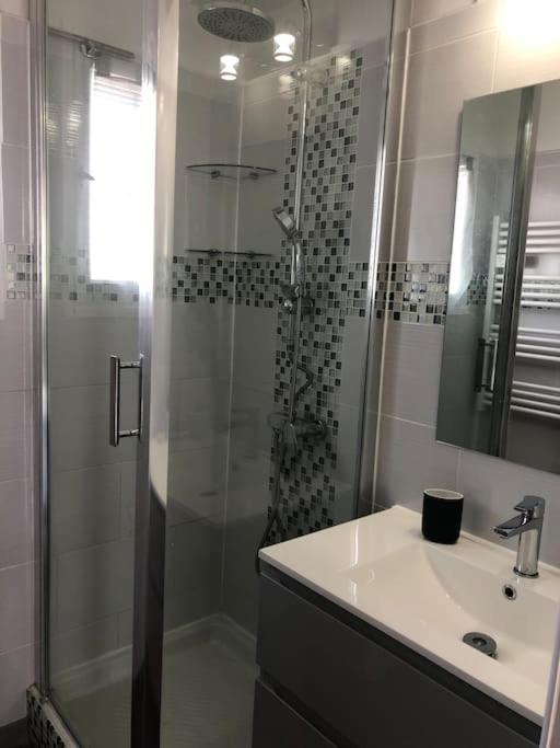 Appartement Balcon, Place De Parking, Centre Ville Valence  Buitenkant foto