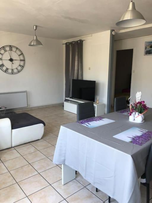 Appartement Balcon, Place De Parking, Centre Ville Valence  Buitenkant foto