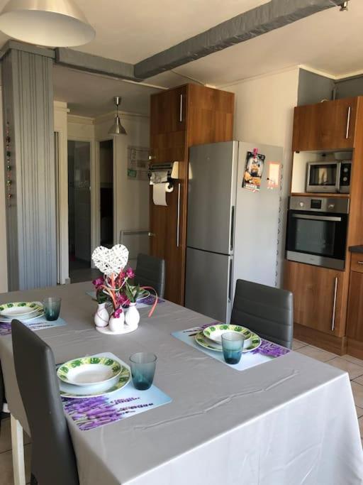 Appartement Balcon, Place De Parking, Centre Ville Valence  Buitenkant foto