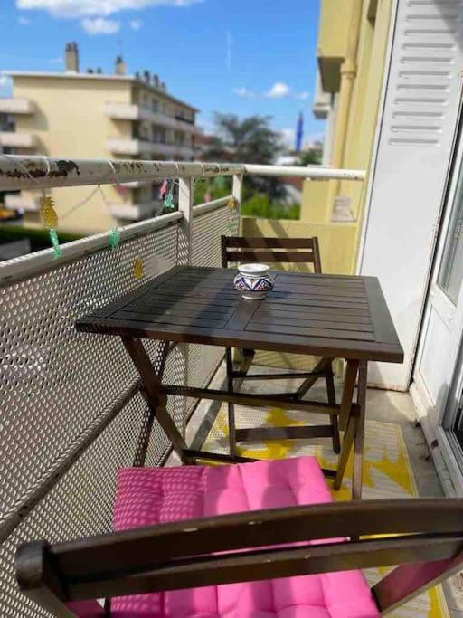 Appartement Balcon, Place De Parking, Centre Ville Valence  Buitenkant foto