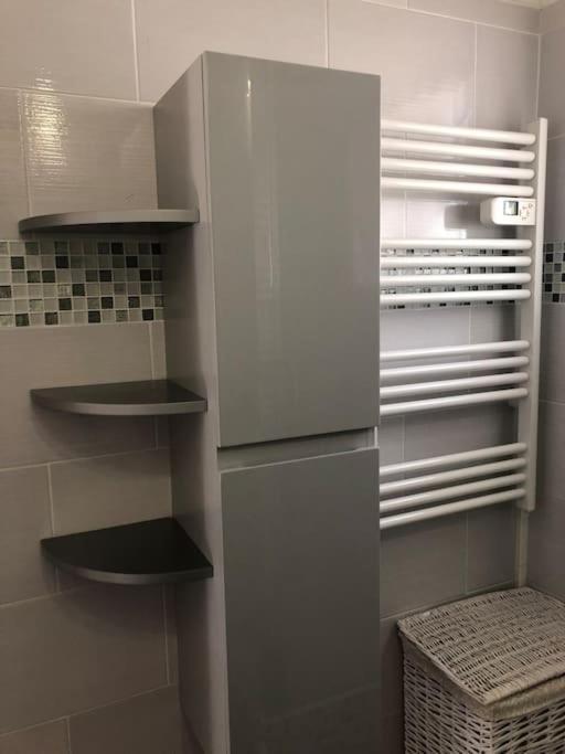 Appartement Balcon, Place De Parking, Centre Ville Valence  Buitenkant foto
