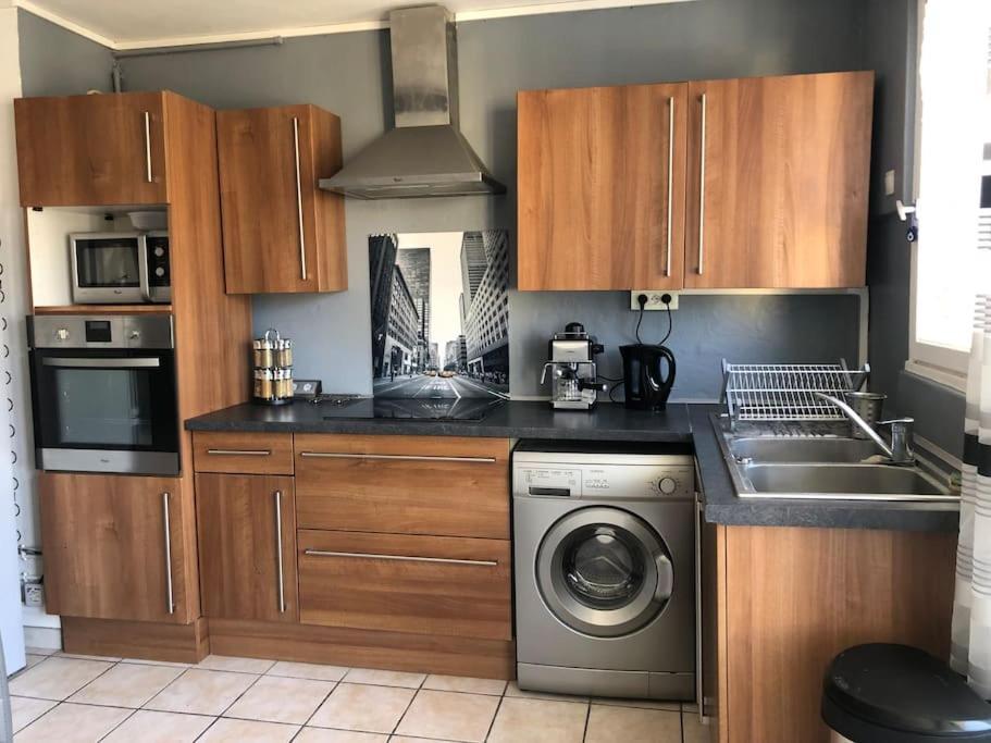 Appartement Balcon, Place De Parking, Centre Ville Valence  Buitenkant foto
